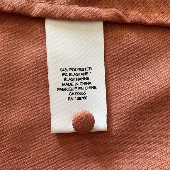 BUY 2 ITEMS GET 1 FREE - RW&Co Flutter Sleeved Blouse in Salmon Sz XL - Picture 5 of 6